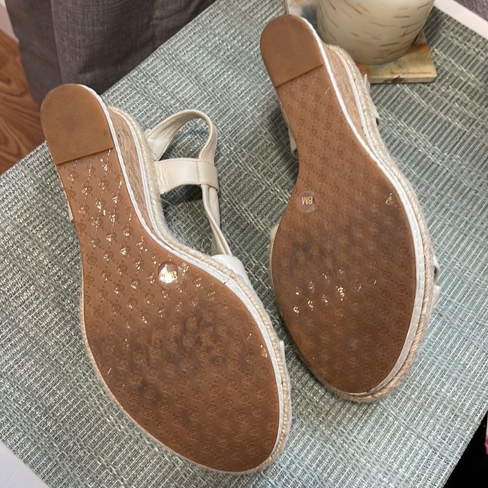 #186 Antonio Melani Cream Color Wedges - Picture 2 of 6